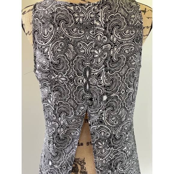 Express Paisley Sleeveless Open Back Split Back Tank Black and White Size Medium - Picture 2 of 7